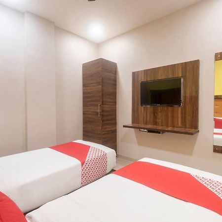 Hotel Blue Executive Near Chhatrapati Shivaji International Airport Bombay Eksteriør billede