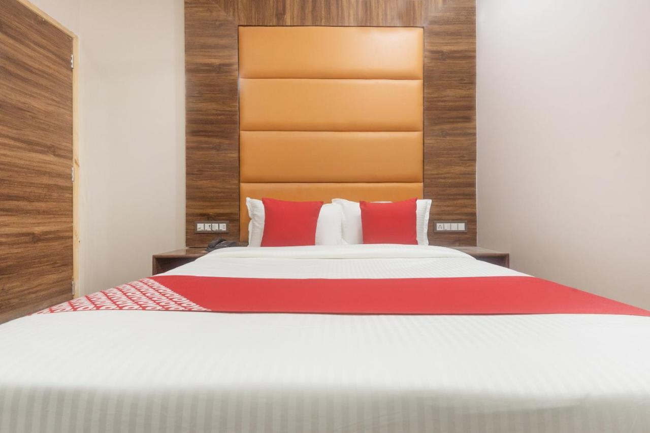 Hotel Blue Executive Near Chhatrapati Shivaji International Airport Bombay Eksteriør billede