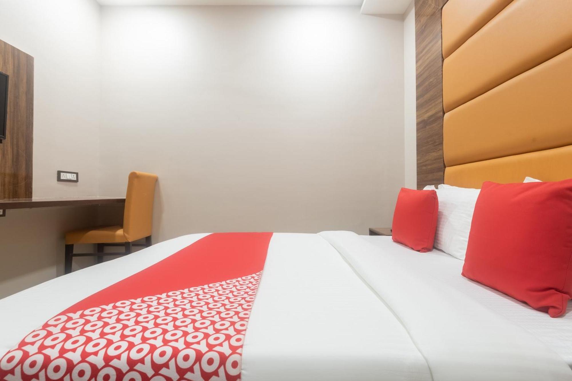 Hotel Blue Executive Near Chhatrapati Shivaji International Airport Bombay Eksteriør billede
