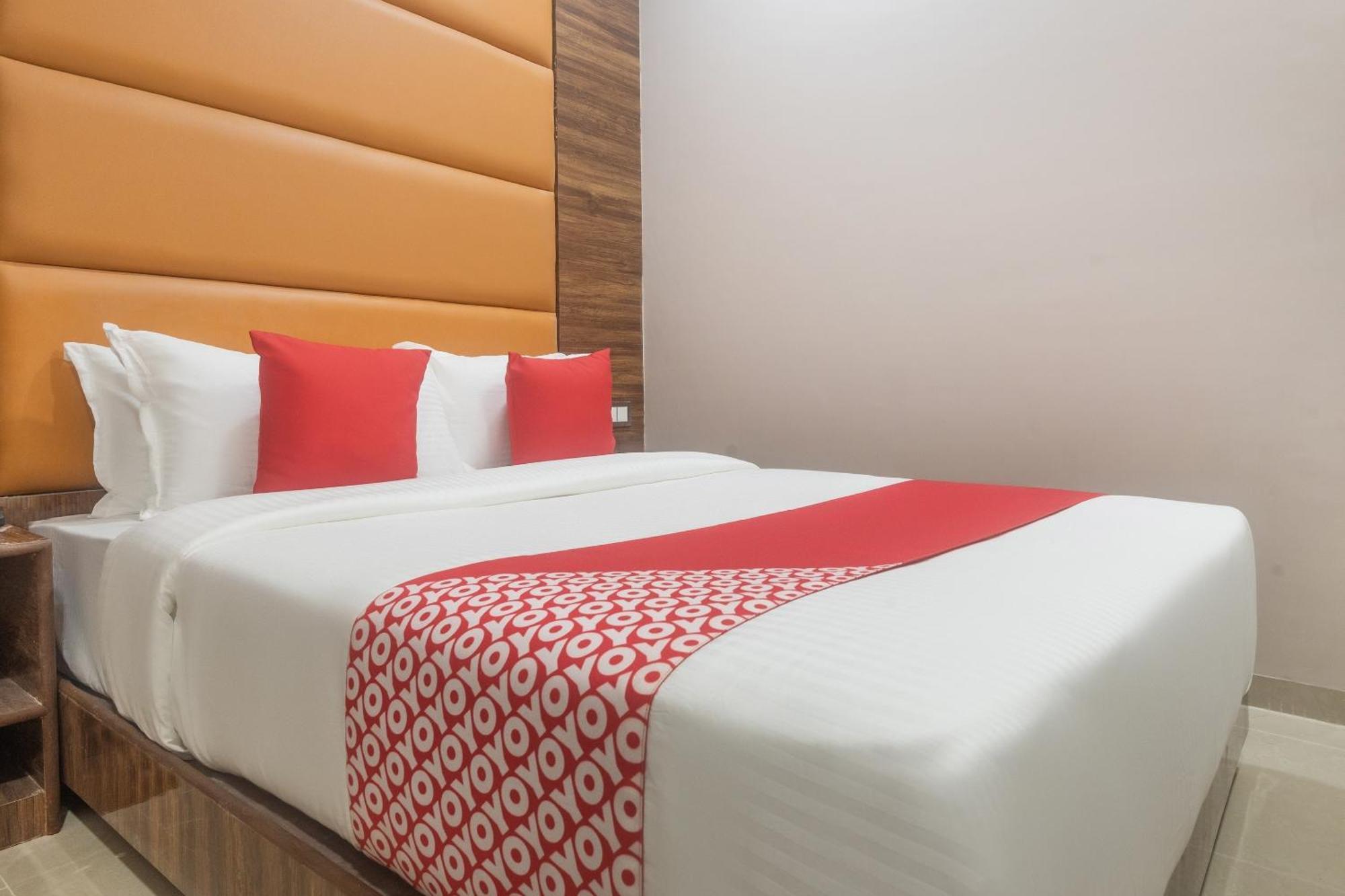Hotel Blue Executive Near Chhatrapati Shivaji International Airport Bombay Eksteriør billede