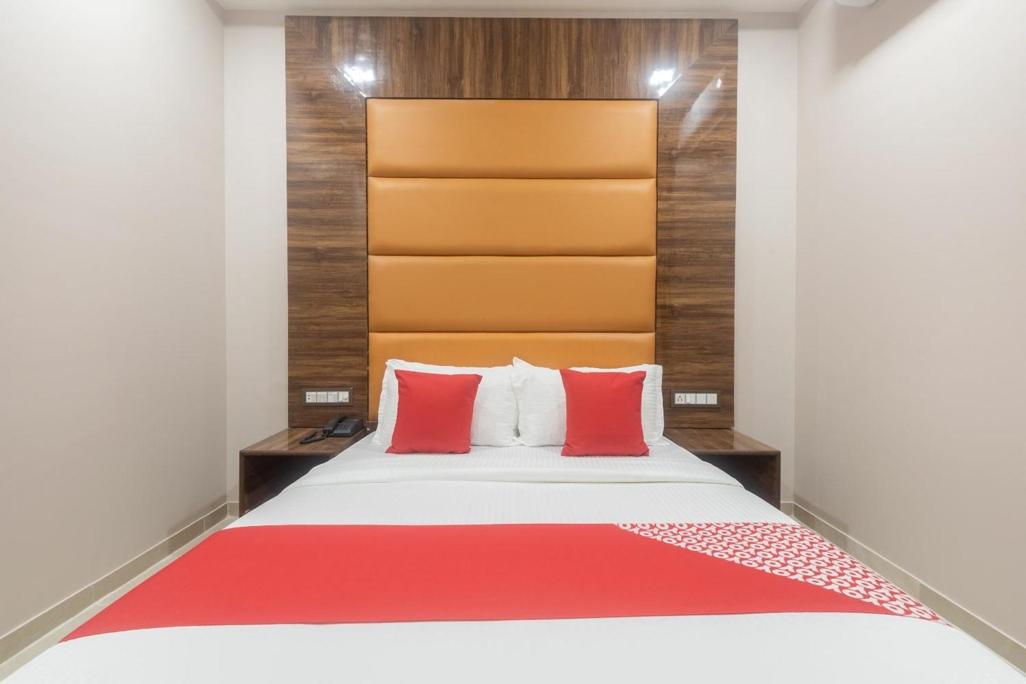 Hotel Blue Executive Near Chhatrapati Shivaji International Airport Bombay Eksteriør billede